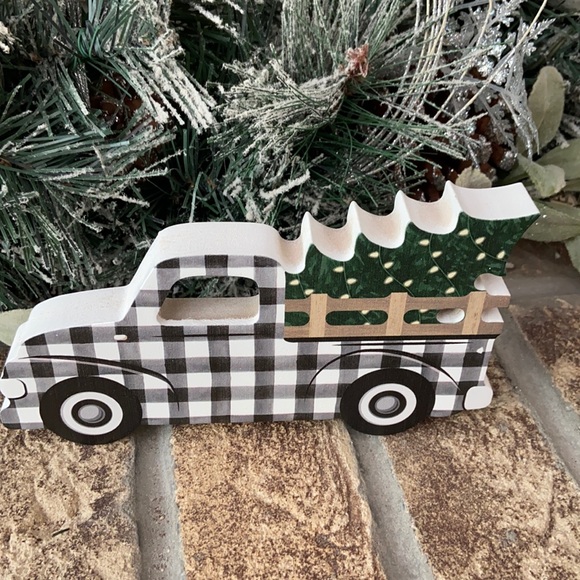 Modern Farmhouse Buffalo Check Farm Vintage Holiday Truck Christmas Tree - Picture 2 of 3